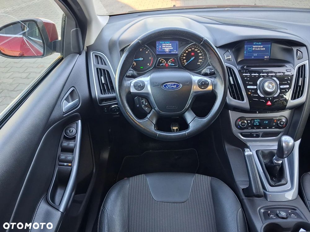 Ford Focus - 32