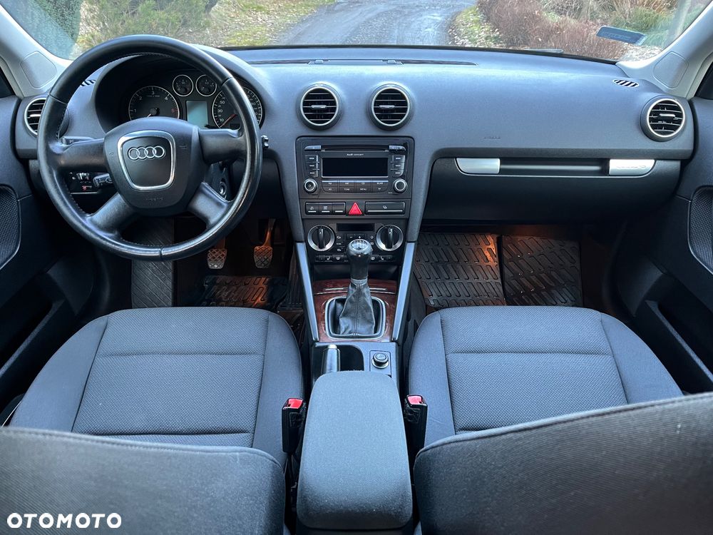 Audi A3 Sportback 2.0 TDI DPF Quattro Ambiente - 8