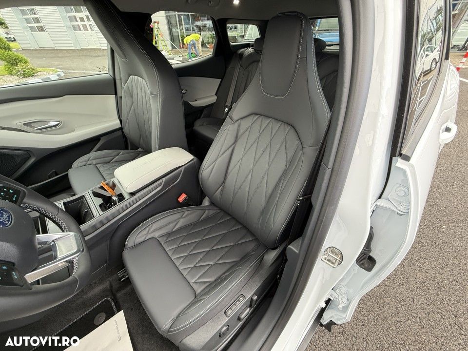 Ford Explorer - 22
