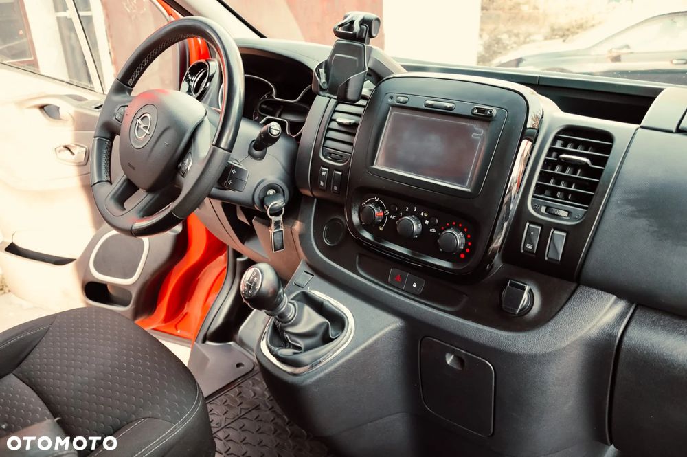 Opel Vivaro L2H1 2,9t Elegance Business - 9