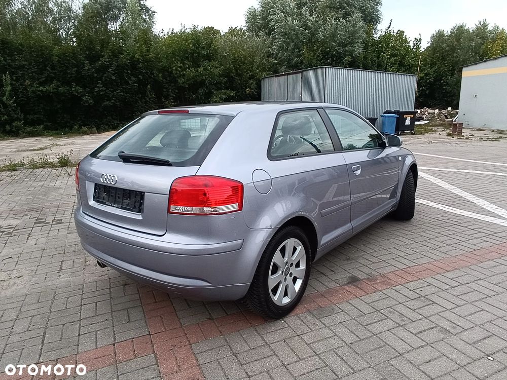 Audi A3 3-drzwiowe 1.6 Ambiente - 10