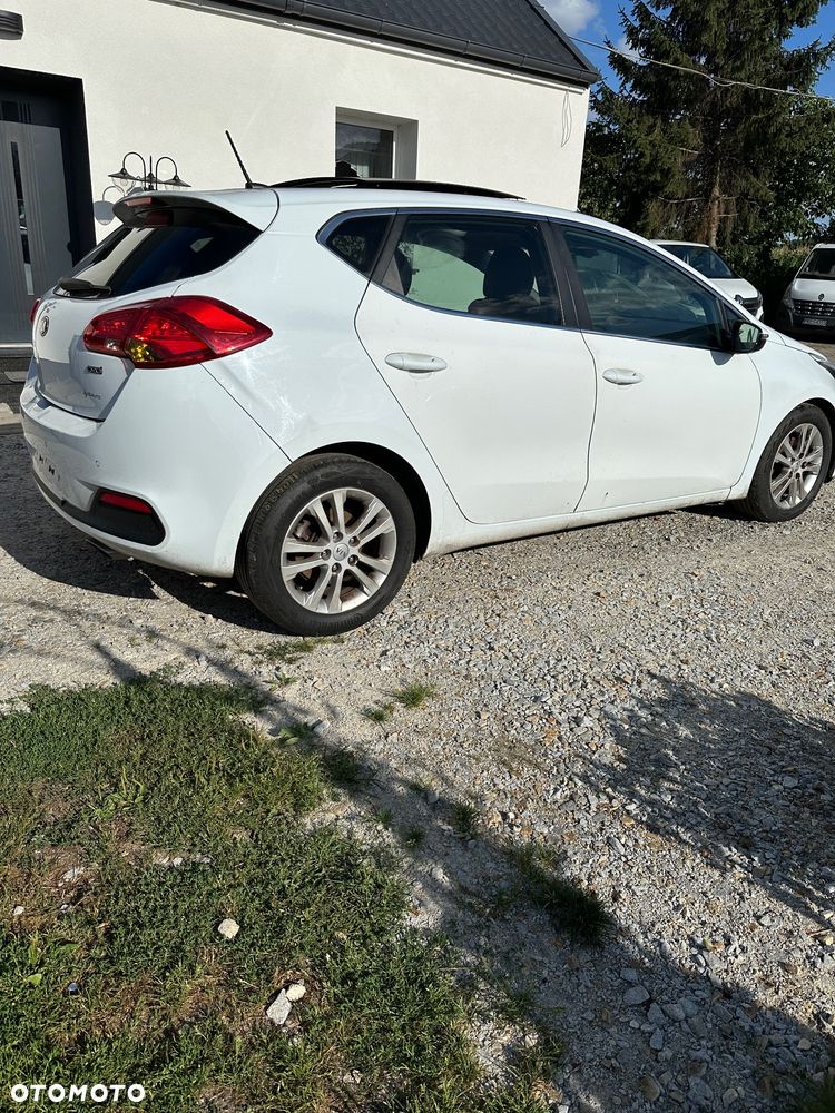 Kia Ceed - 4