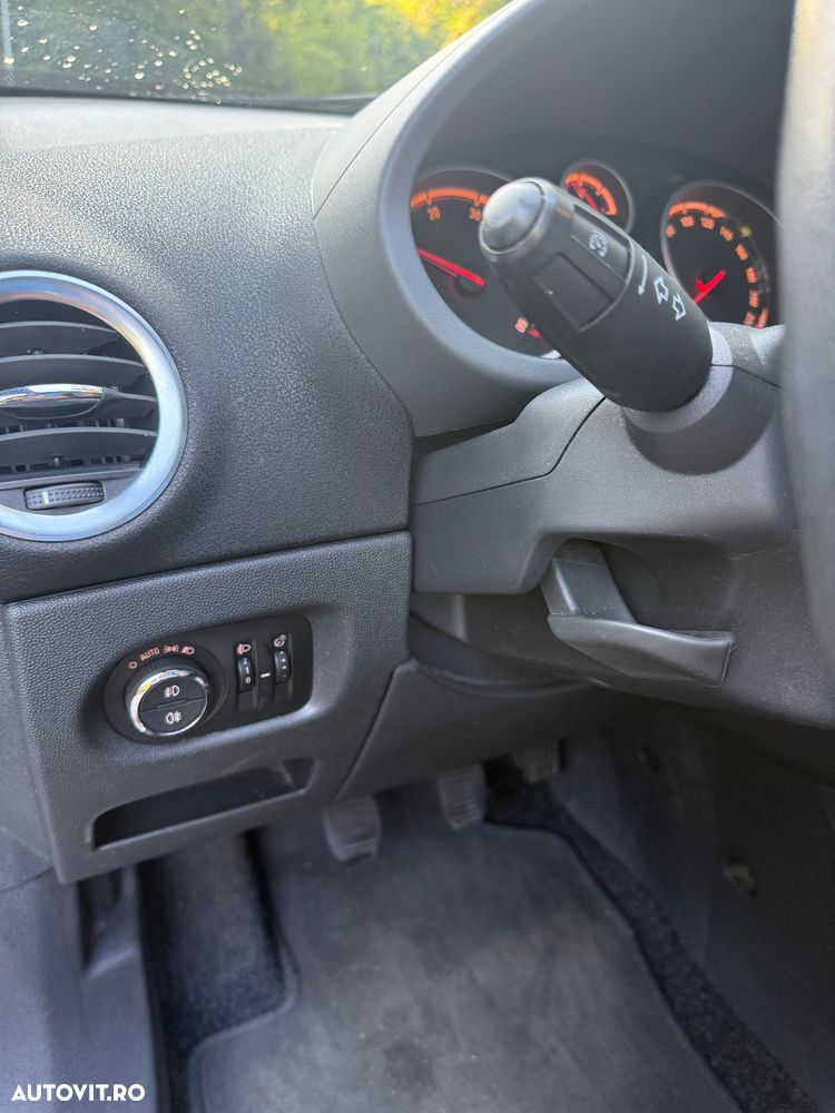 Opel Corsa 1.3 CDTI Enjoy - 32