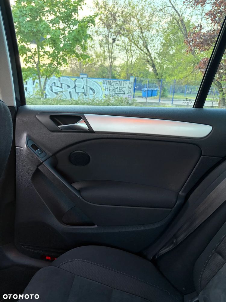 Volkswagen Golf 2.0 TDI Highline - 16