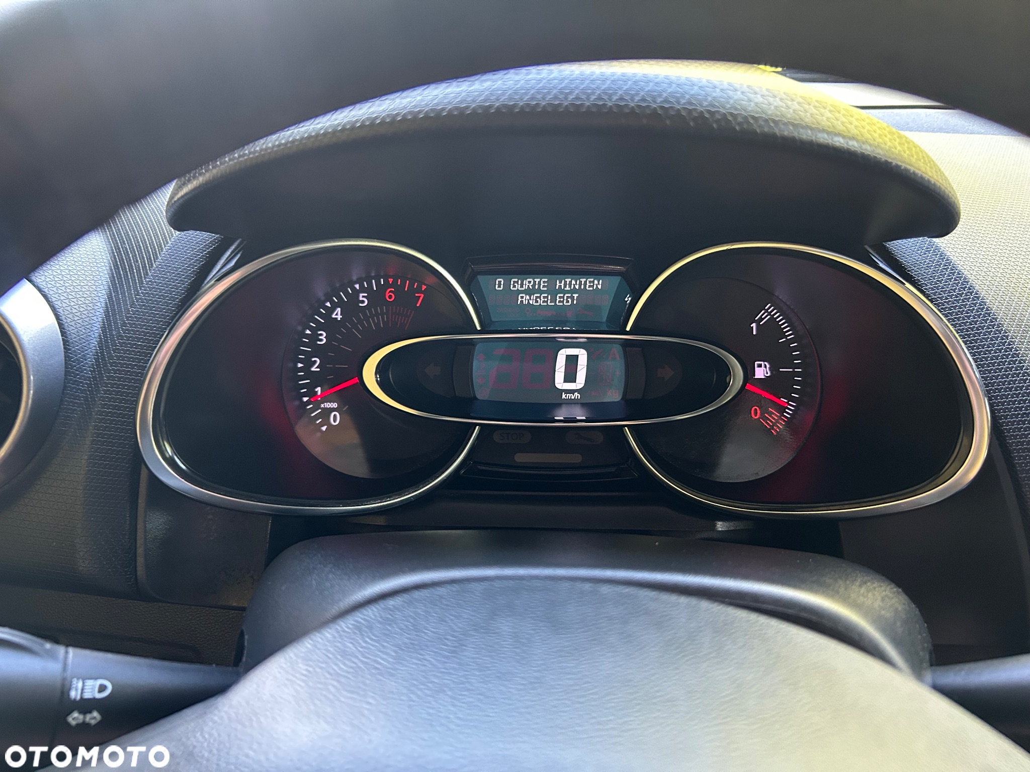 Renault Clio 1.2 16V Limited EU6 - 25