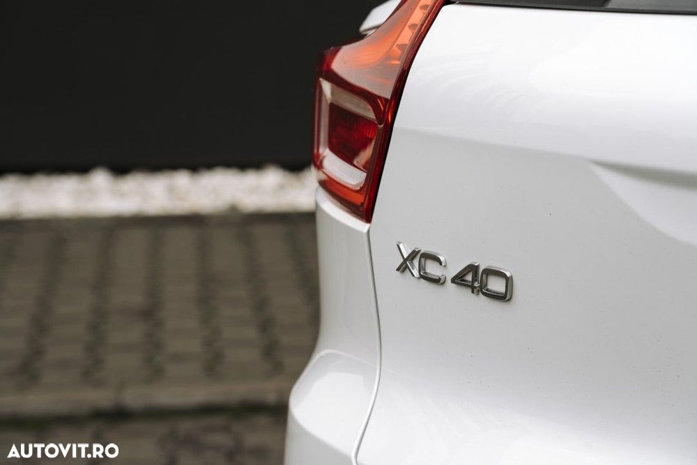 Volvo XC 40 D4 AWD R-Design - 11