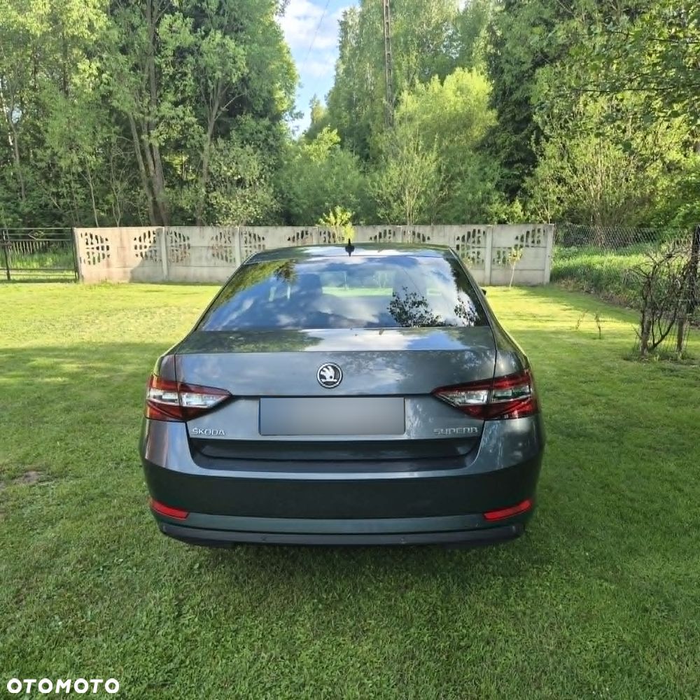 Skoda Superb 2.0 TDI L&K DSG - 4