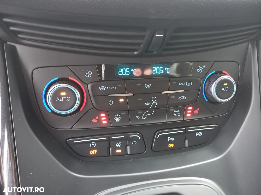 Ford Kuga 2.0 TDCi 4WD Powershift Titanium - 25