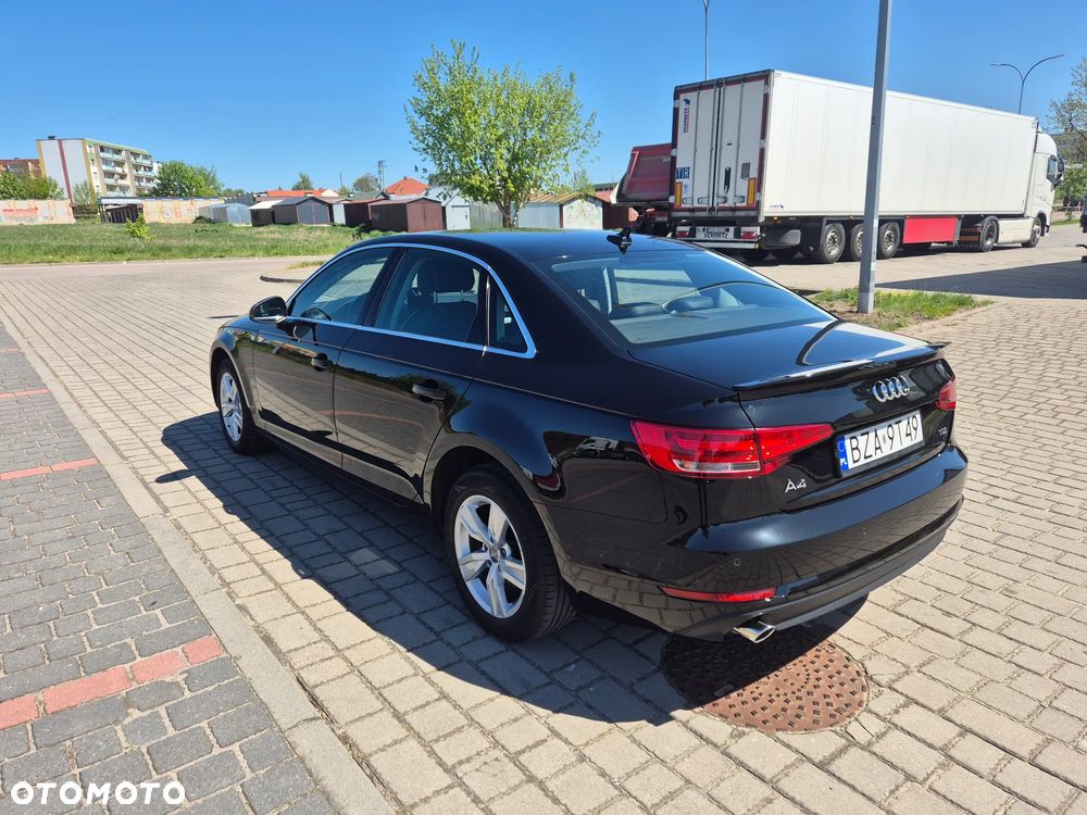 Audi A4 Limousine - 8