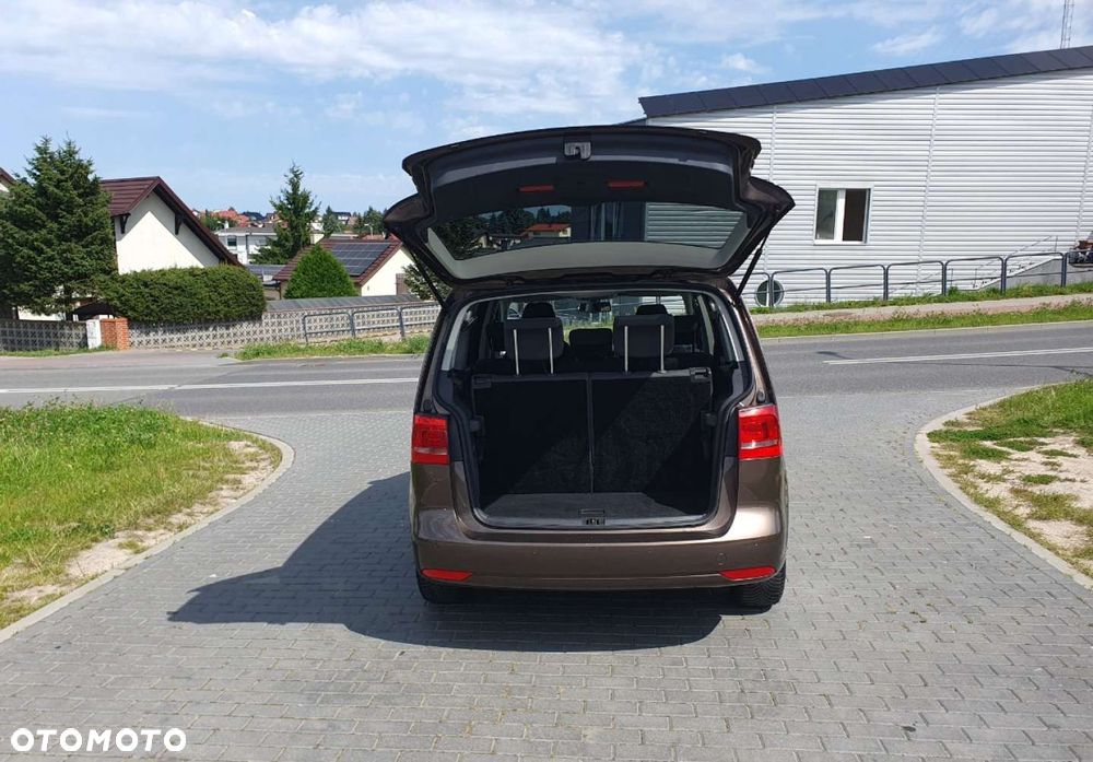 Volkswagen Touran - 29