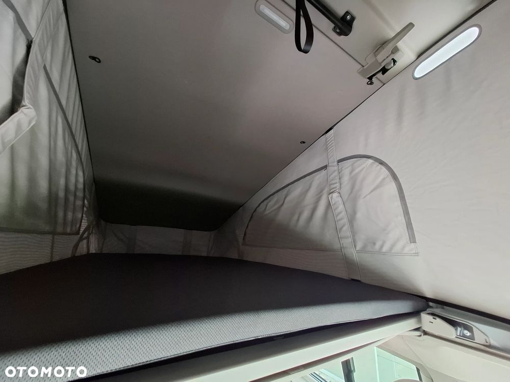 Volkswagen California Beach Camper - 9