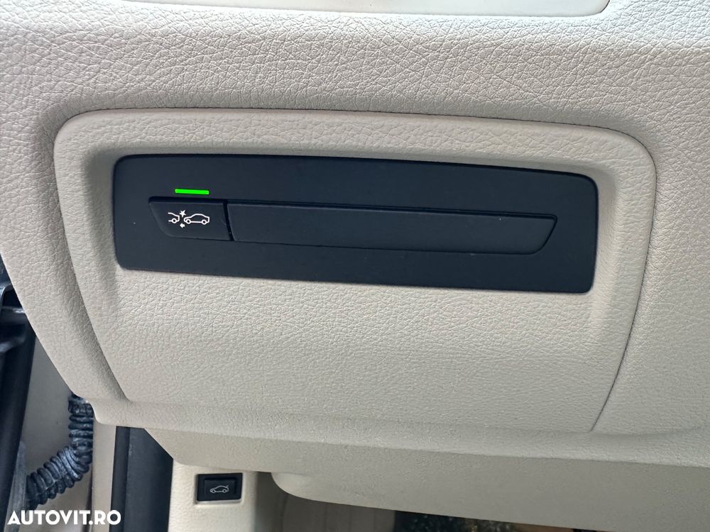 BMW Seria 3 320d Aut. Modern Line - 28