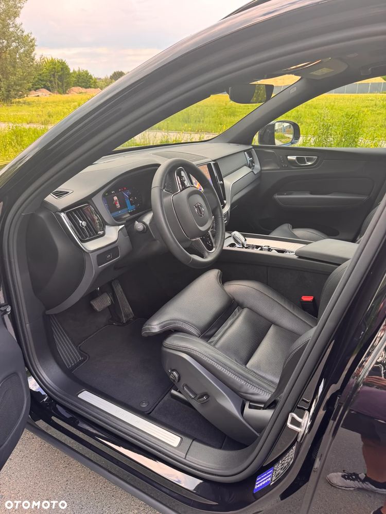 Volvo XC 60 B5 B AWD Ultimate Black Edition - 13
