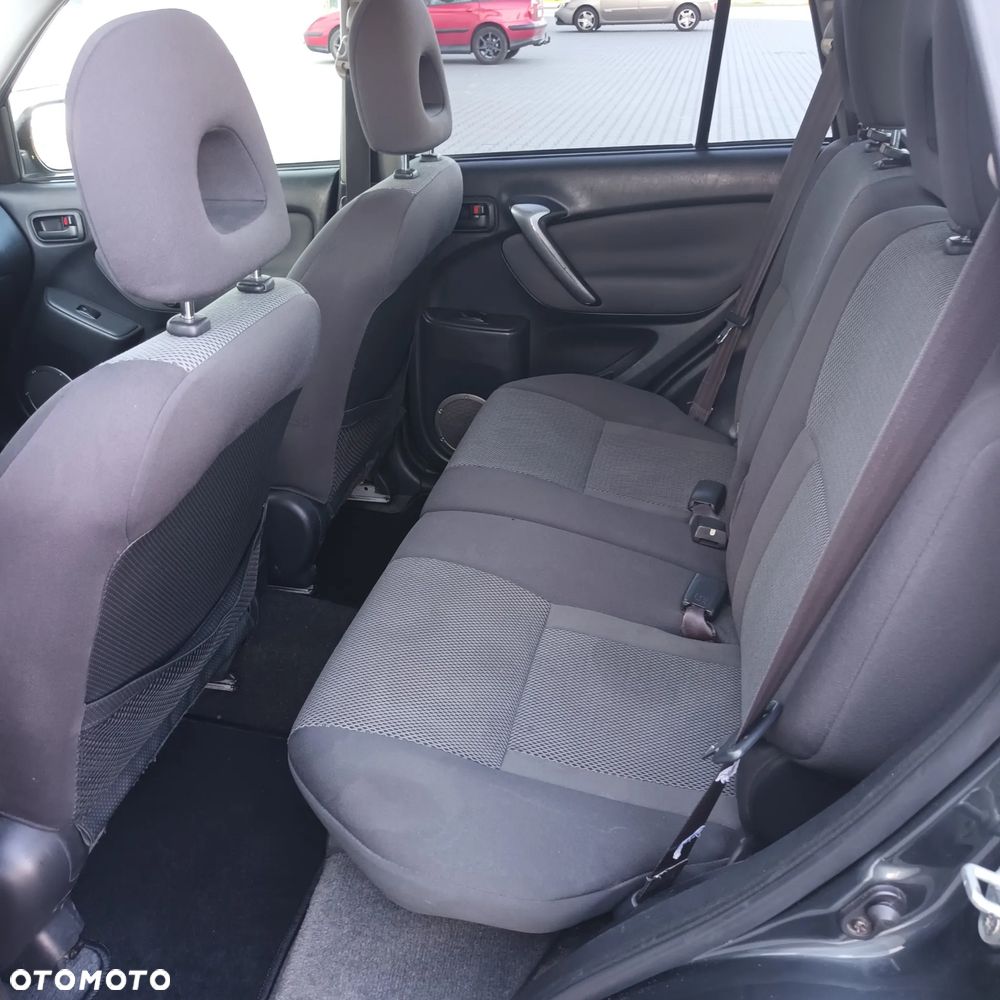 Toyota RAV4 - 10