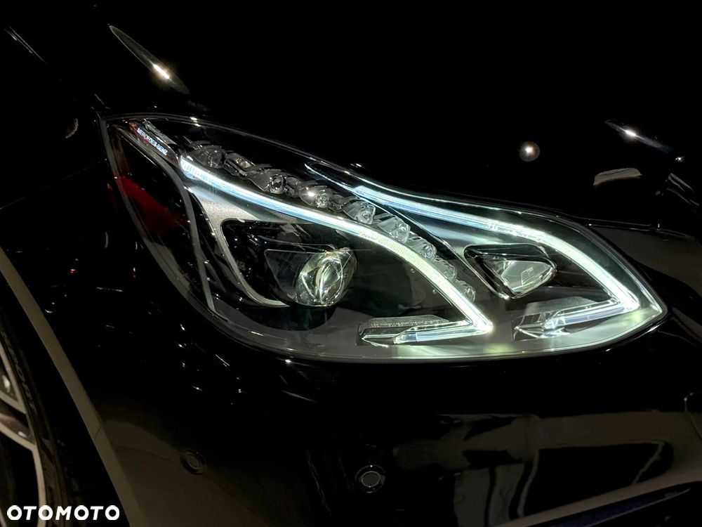Mercedes-Benz Klasa E - 9