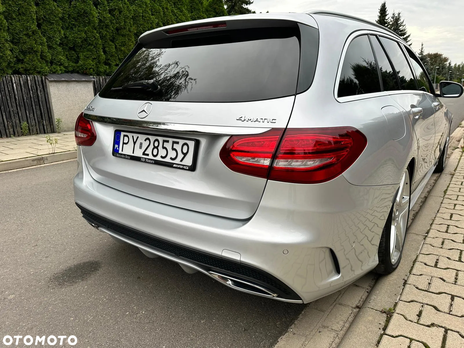 Mercedes-Benz Klasa C 220 d 4Matic T 9G-TRONIC AMG Line - 13