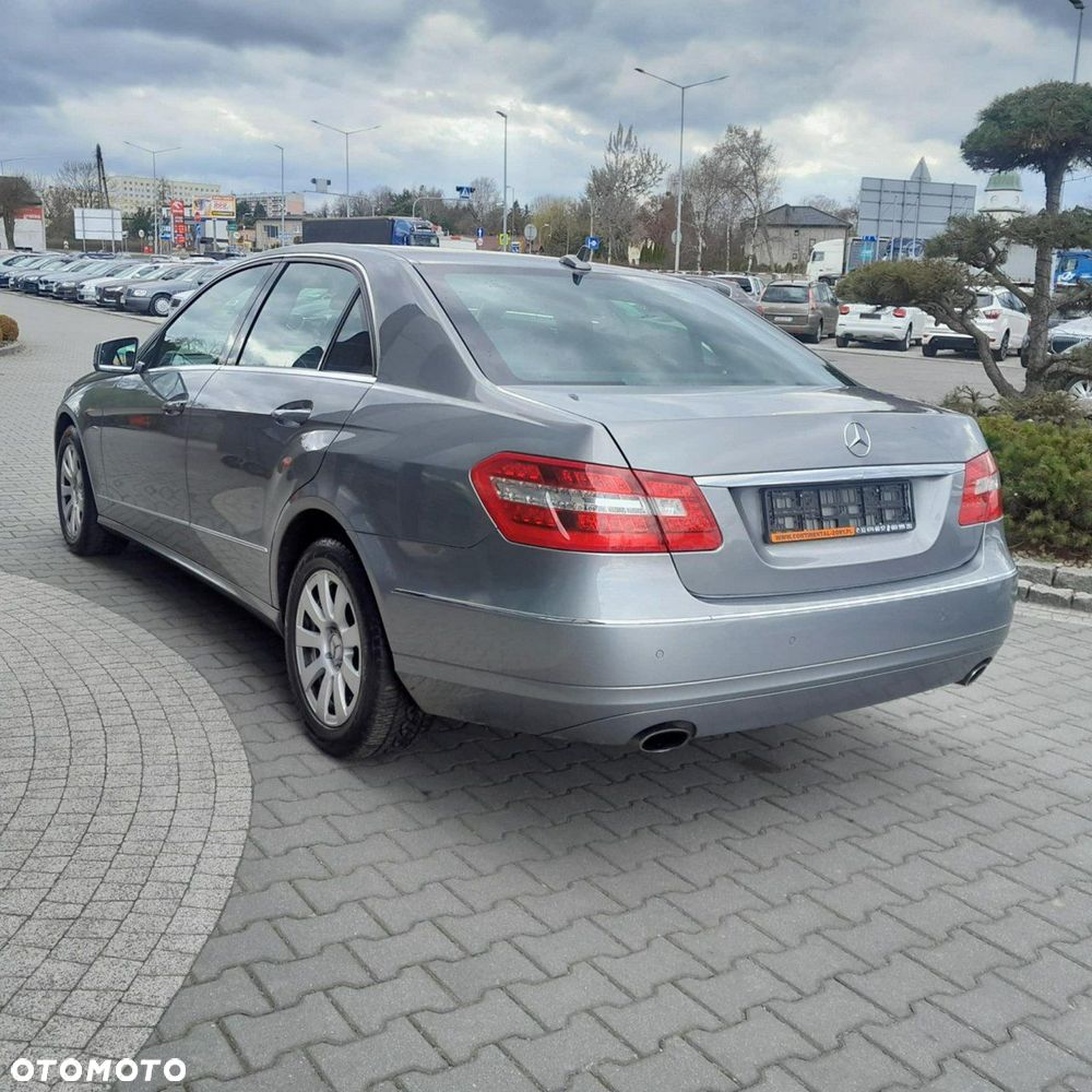 Mercedes-Benz Klasa E 350 CGI BlueEFFICIENCY 7G-TRONIC Elegance - 6