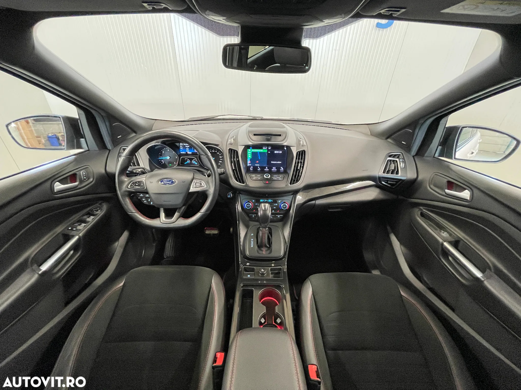 Ford Kuga 2.0 TDCi 4WD Powershift ST-Line - 8