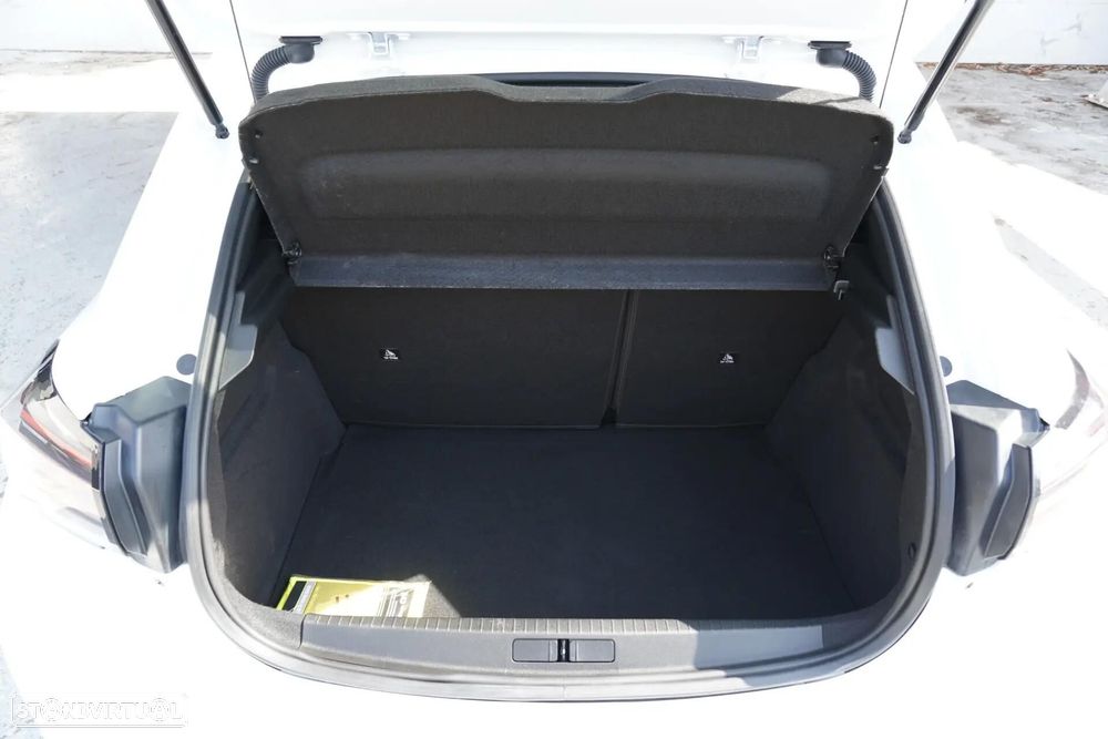 Peugeot 208 - 24