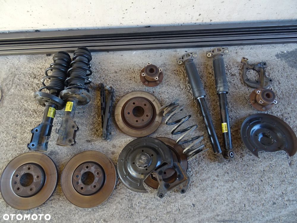 ZWROTNICA PIASTA PRAWY LEWY PRZÓD OPEL ZAFIRA C TOURER ORLANDO PRAWA LEWA PRZEDNIA - 22