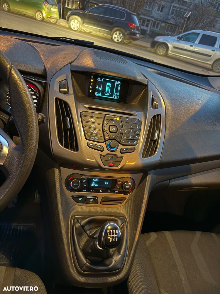Ford Tourneo Connect - 11
