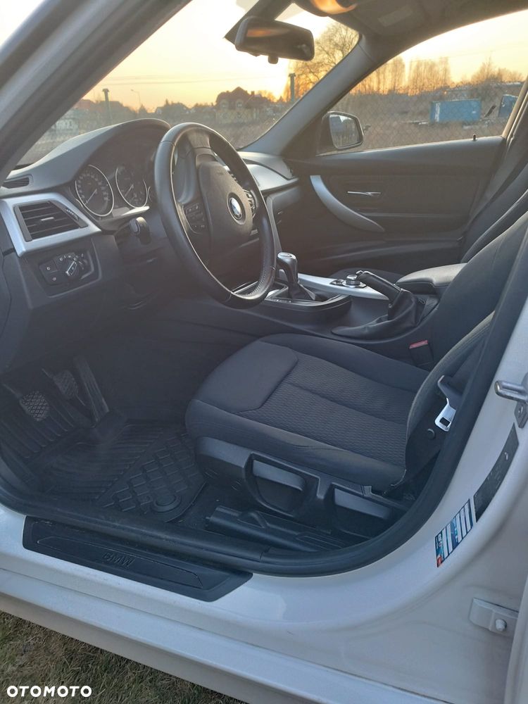 BMW Seria 3 318d - 6