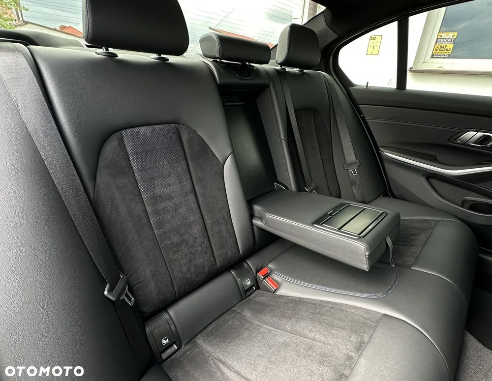 BMW Seria 3 320d xDrive mHEV M Sport sport - 29