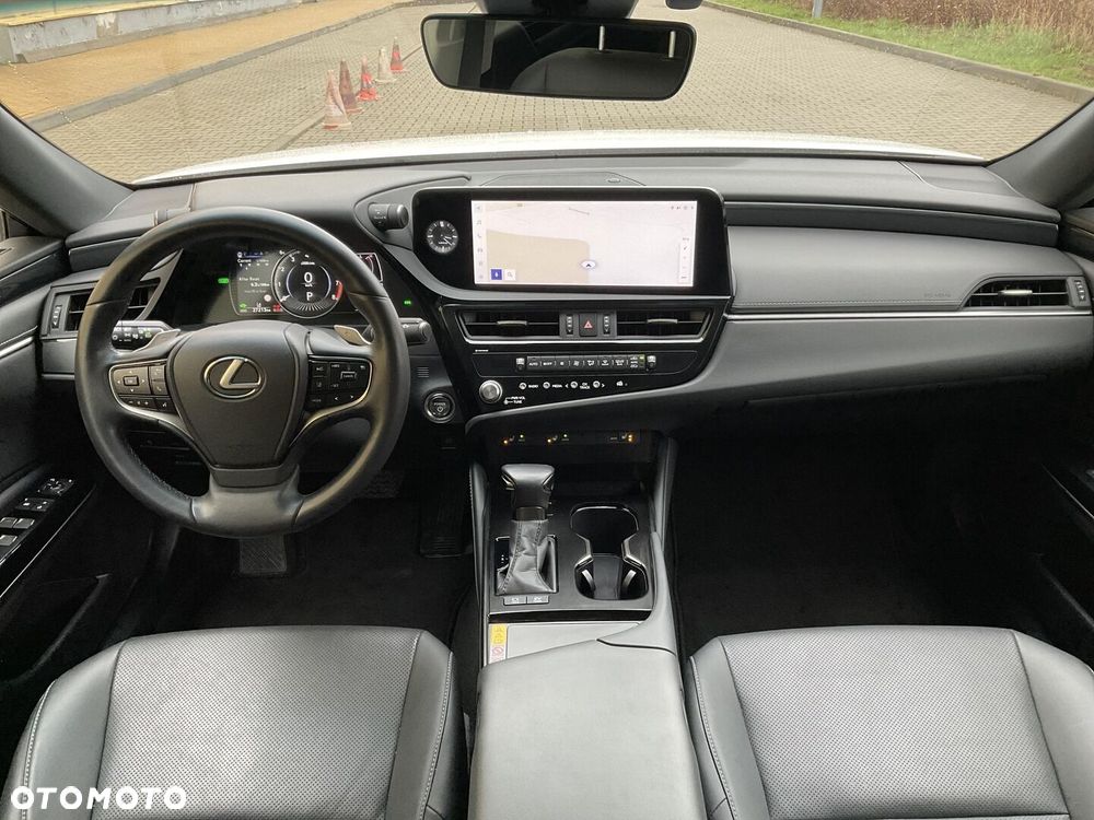Lexus ES 300h Business Edition - 9