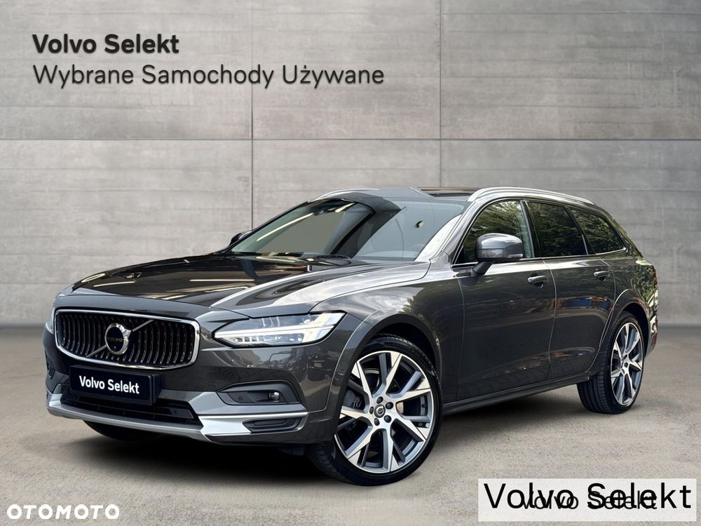 Volvo V90 Cross Country - 1