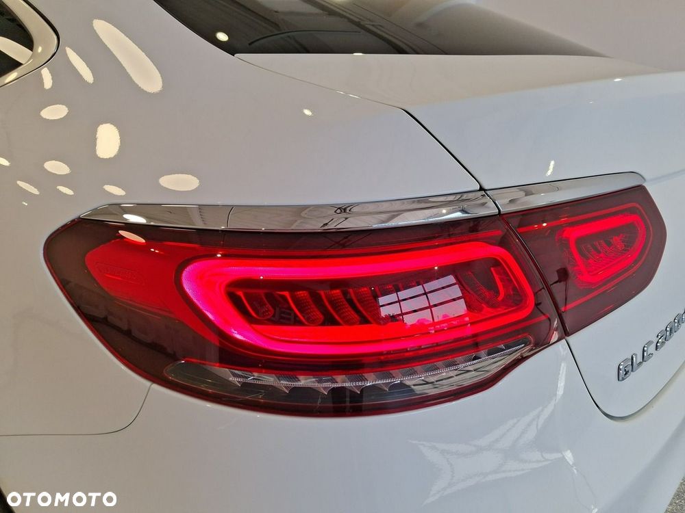 Mercedes-Benz GLC - 12