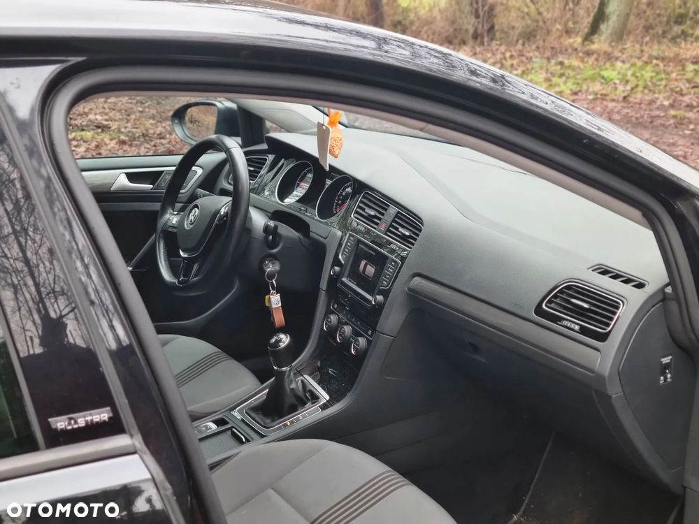 Volkswagen Golf 1.6 TDI BlueMotion Technology Allstar - 9