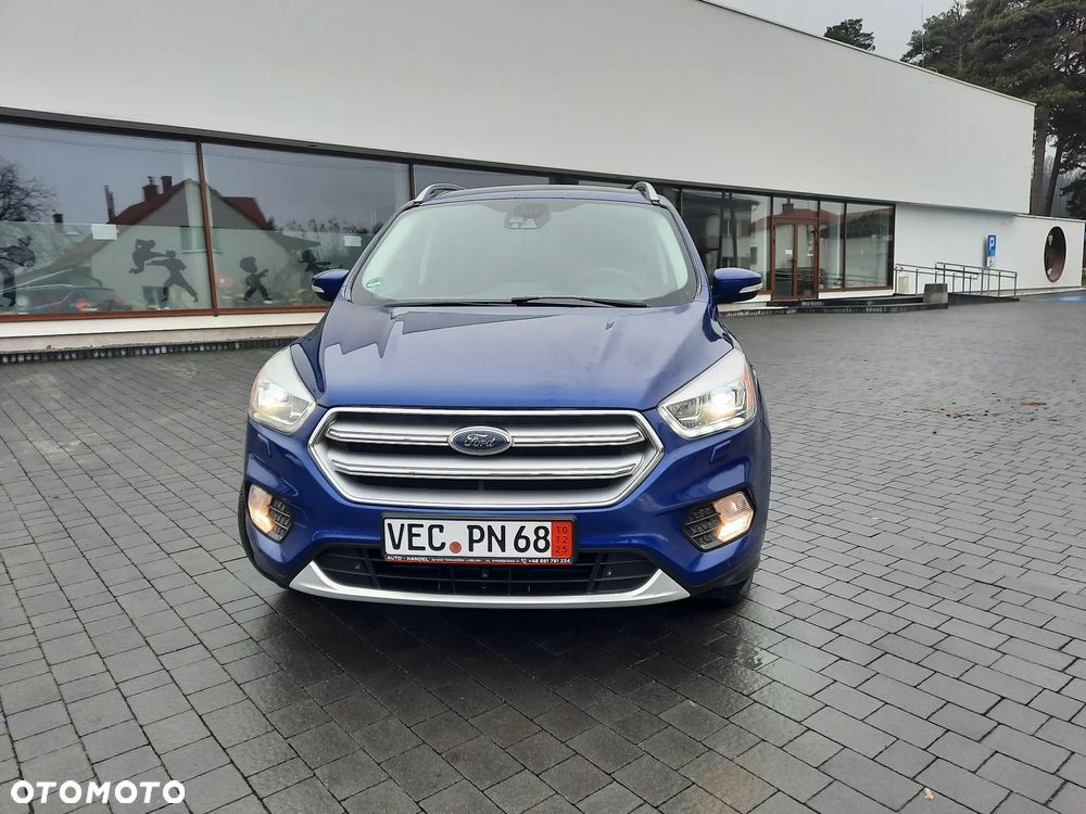 Ford Kuga 2.0 TDCi 2x4 Titanium - 3