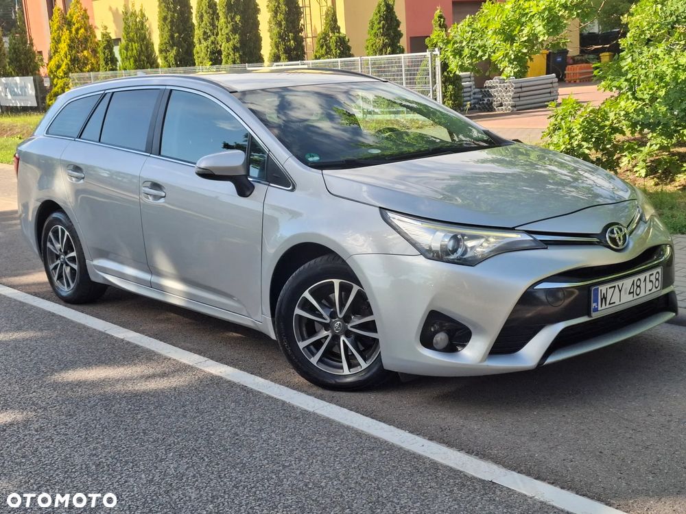 Toyota Avensis Touring Sports 1.6 D-4D Comfort - 1
