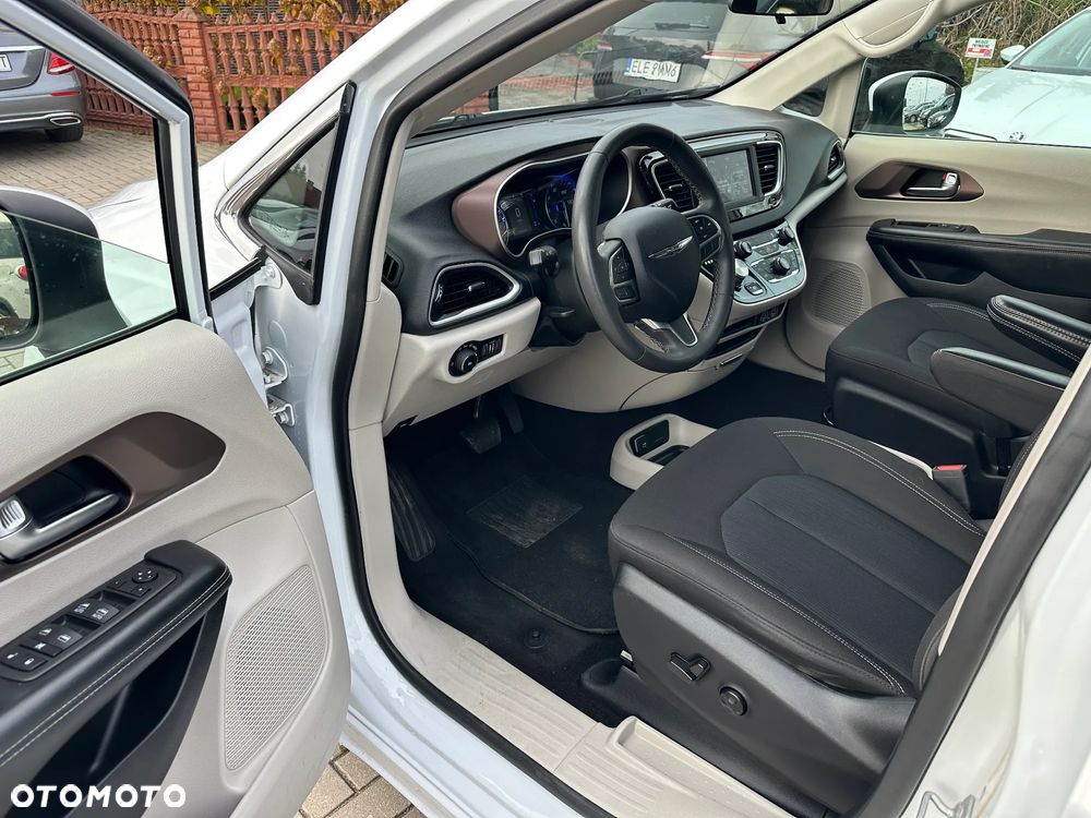 Chrysler Pacifica - 6