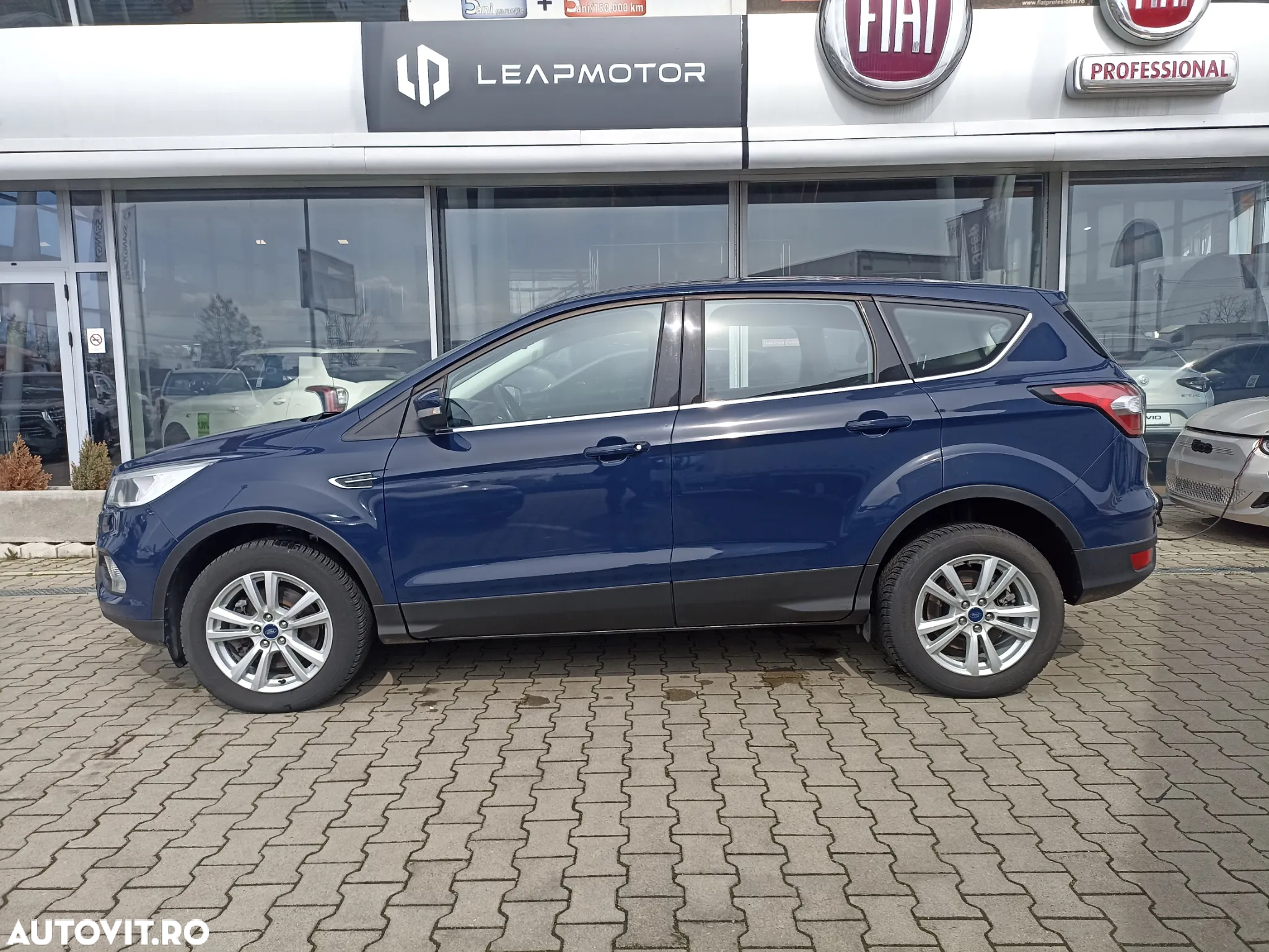 Ford Kuga 1.5 EcoBoost 4WD Aut. Trend - 2