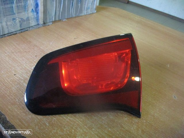 Farol Tras 9685225480 CITROEN C3 2012 REFLETOR MALA TD VALEO CITROEN C3 2 FASE 1 2012 1.6HDI 92CV 5P PRETO REFLETOR MALA TD VALEO CITROEN C3 A51 FASE 1 2011 1.4I 75CV 5P VERMELHO MALA DRT - 5