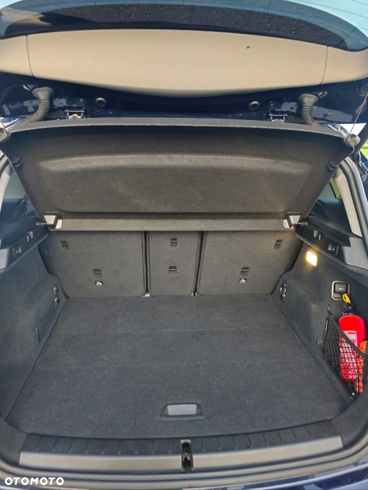 BMW Seria 2 218d - 15