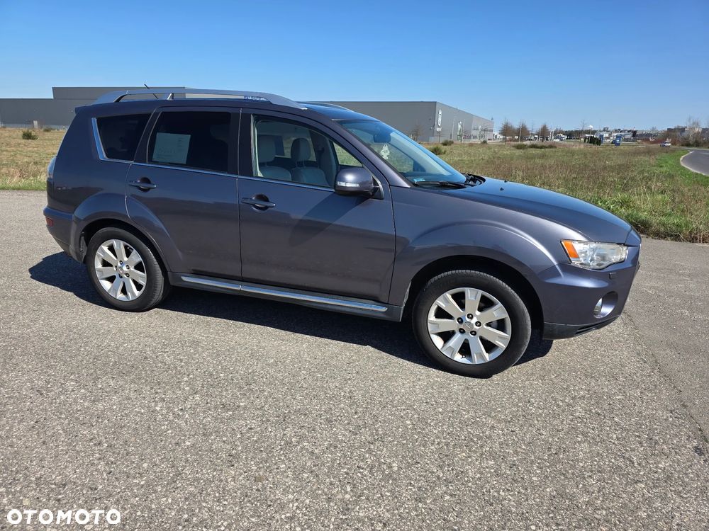 Mitsubishi Outlander - 8