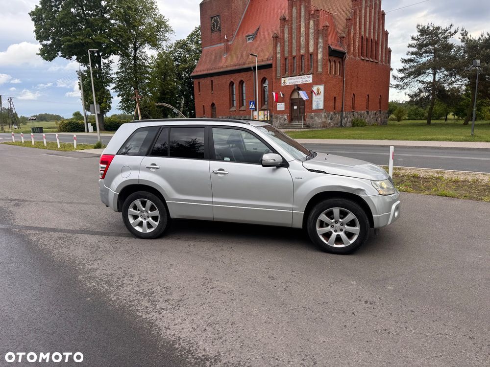 Suzuki Grand Vitara 1.9 DDiS Comfort + DPF Family - 12