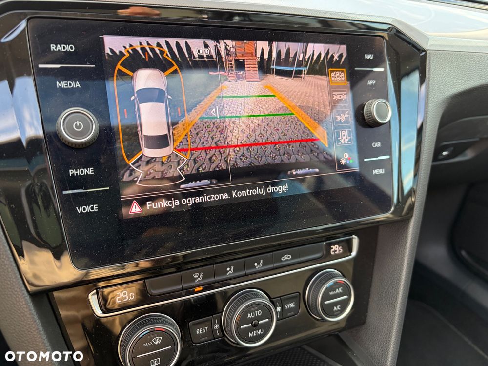 Volkswagen Passat 2.0 TDI SCR DSG Comfortline - 22