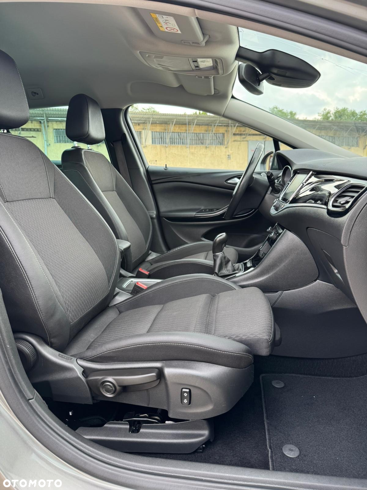 Opel Astra V 1.4 T Dynamic - 9
