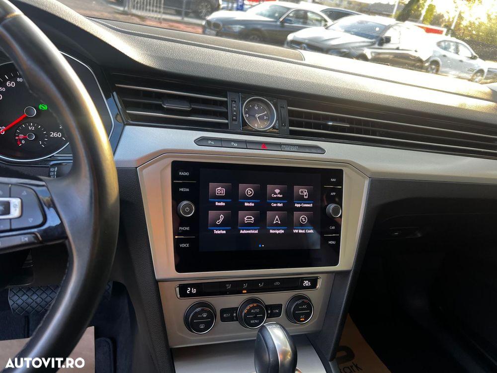 Volkswagen Passat 1.6 TDI DSG Comfortline - 26
