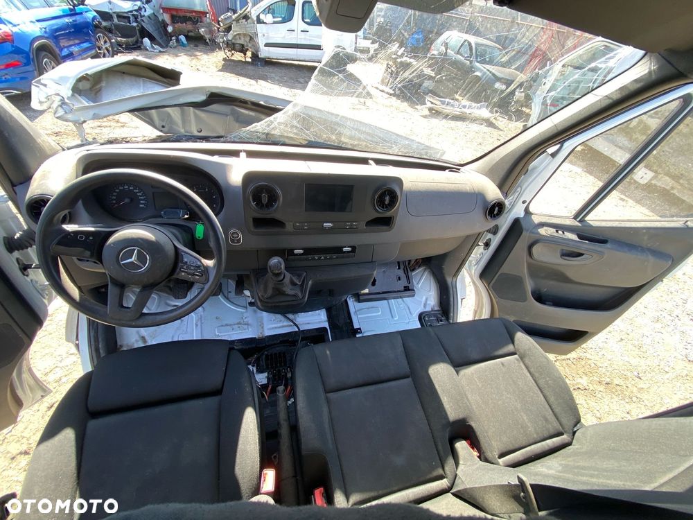 Mercedes-Benz Sprinter - 22