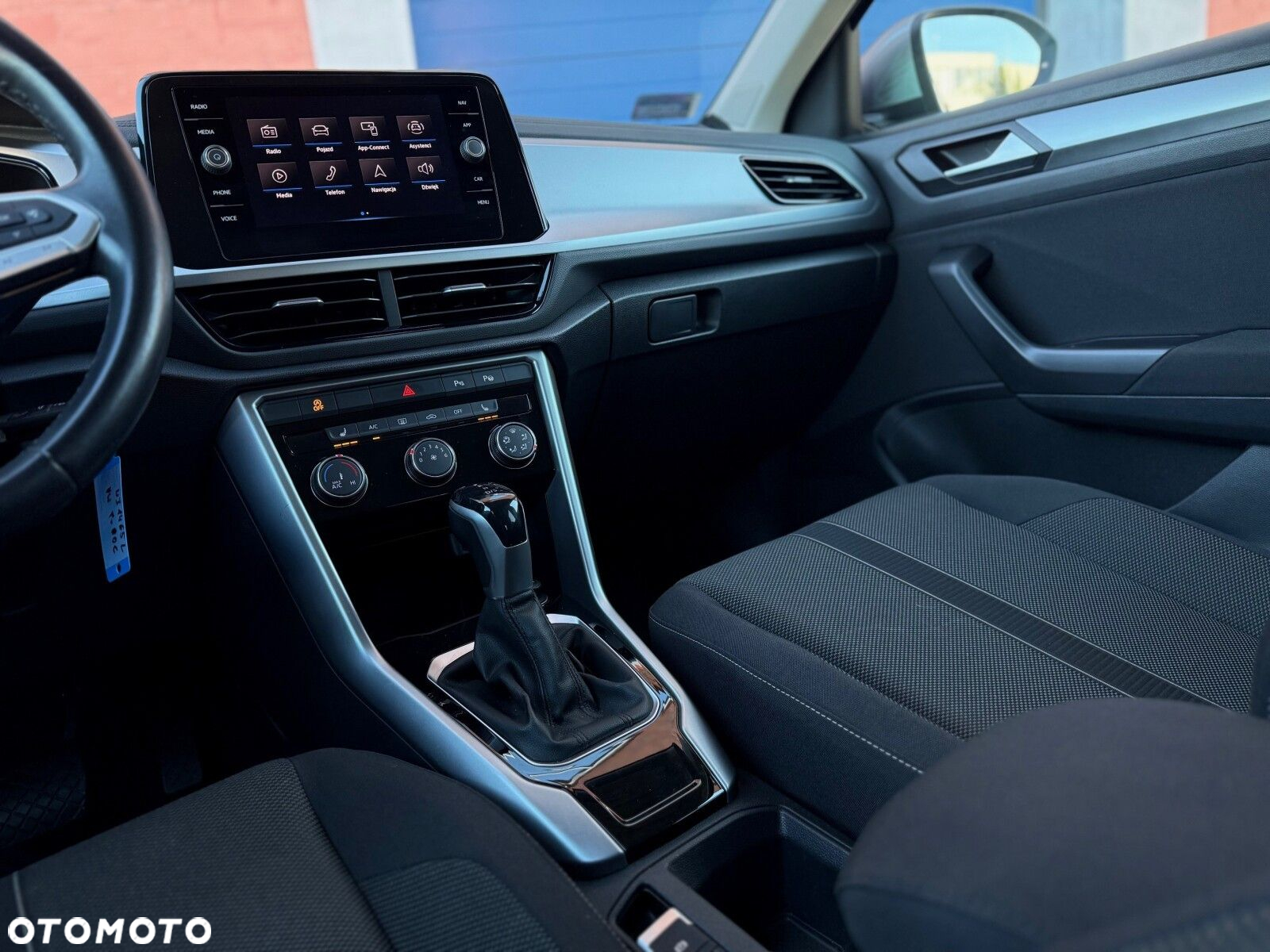 Volkswagen T-Roc - 11