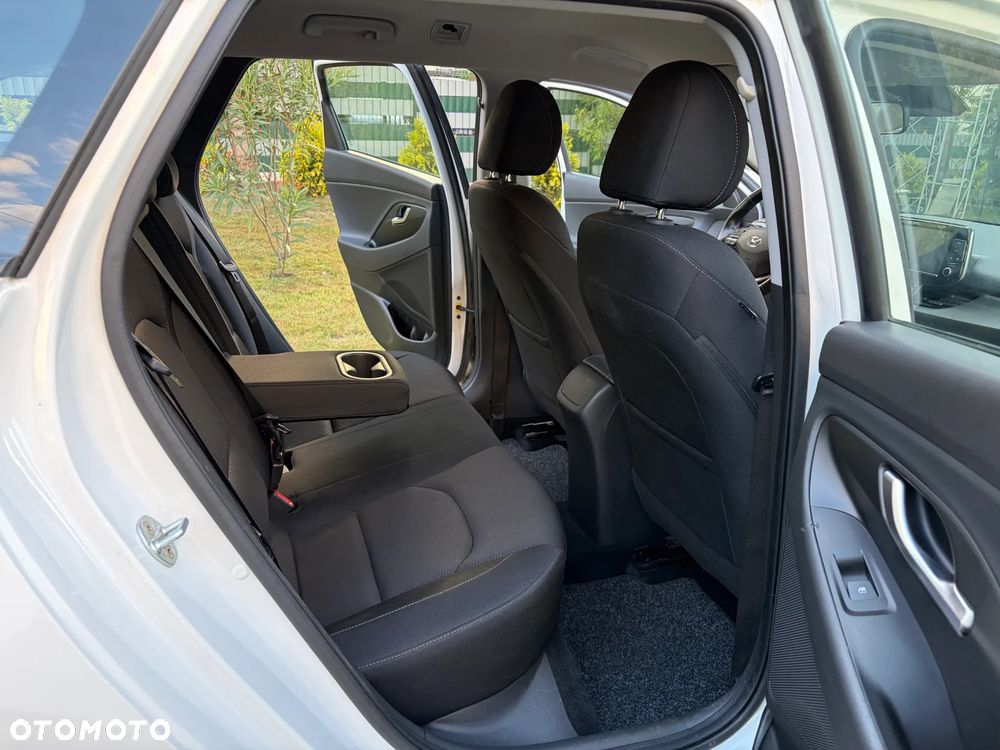 Hyundai i30 blue Kombi 1.4 Classic Navigation - 8