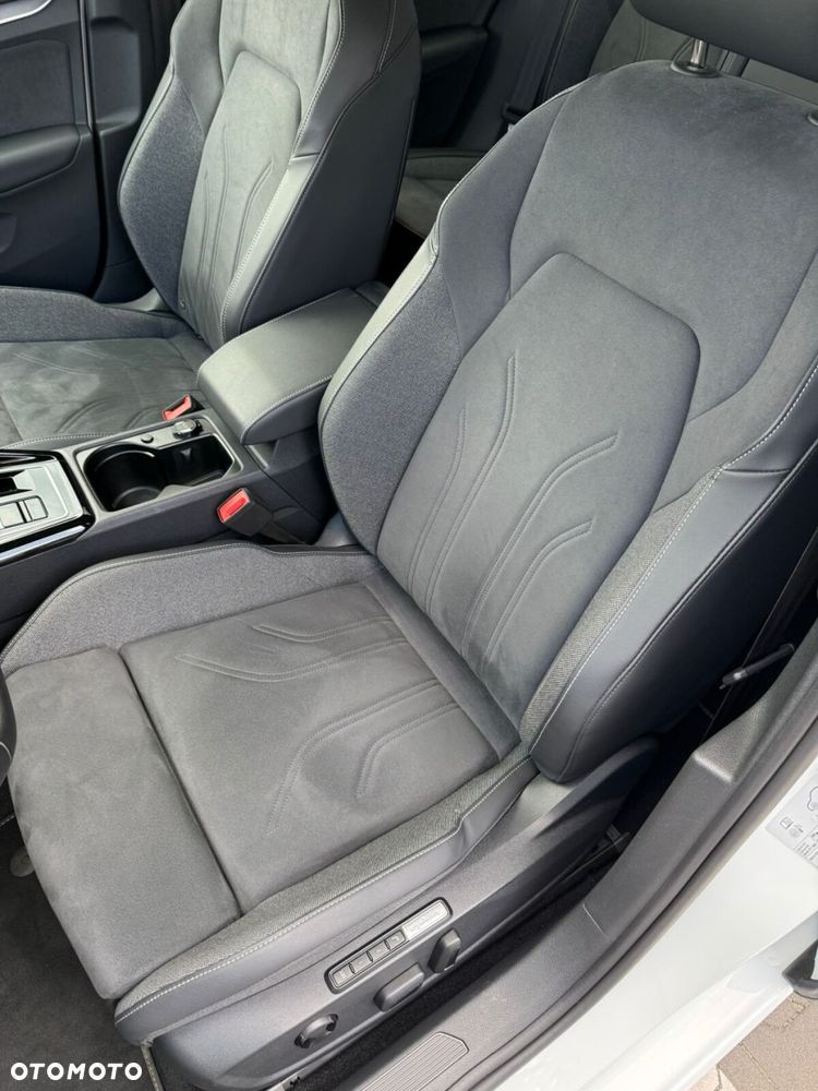 Volkswagen Golf 1.5 TSI EHybrid PHEV 150kW Style DSG - 11