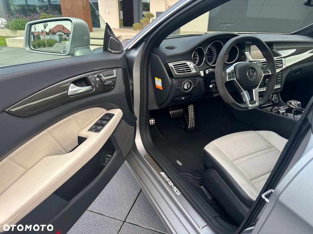 Mercedes-Benz CLS 63 AMG AMG SPEEDSHIFT MCT - 26