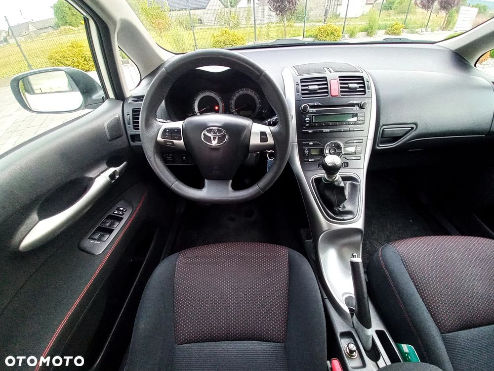 Toyota Auris 1.6 Edition - 16