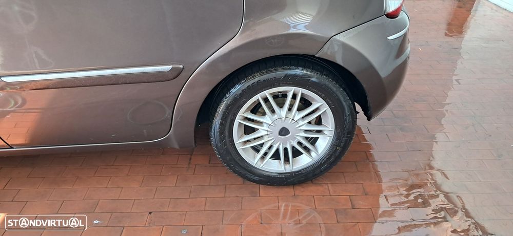 Lancia Musa 1.6 16V M-jet Platino - 3