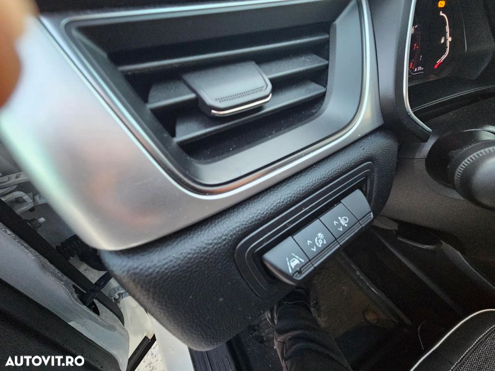 Renault Captur MHEV 140 Techno - 7